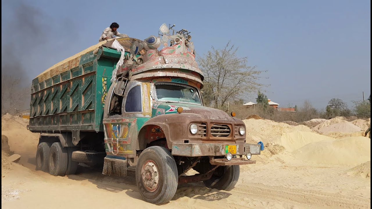 Off-road Effort of Full Loaded Bedford Dump Truck | Capacity of Bedford Truck Video