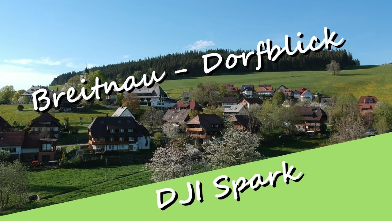 DJI - Spark,  Breitnau - Dorfblick - ein wunderschönes Urlaubsdorf im Schwarzwald im Abendlicht