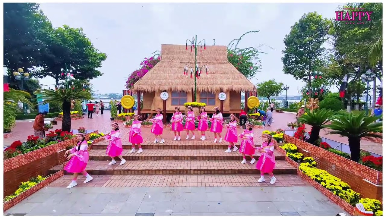 Chiều lên bản Thượng - Shuffle dance Happy