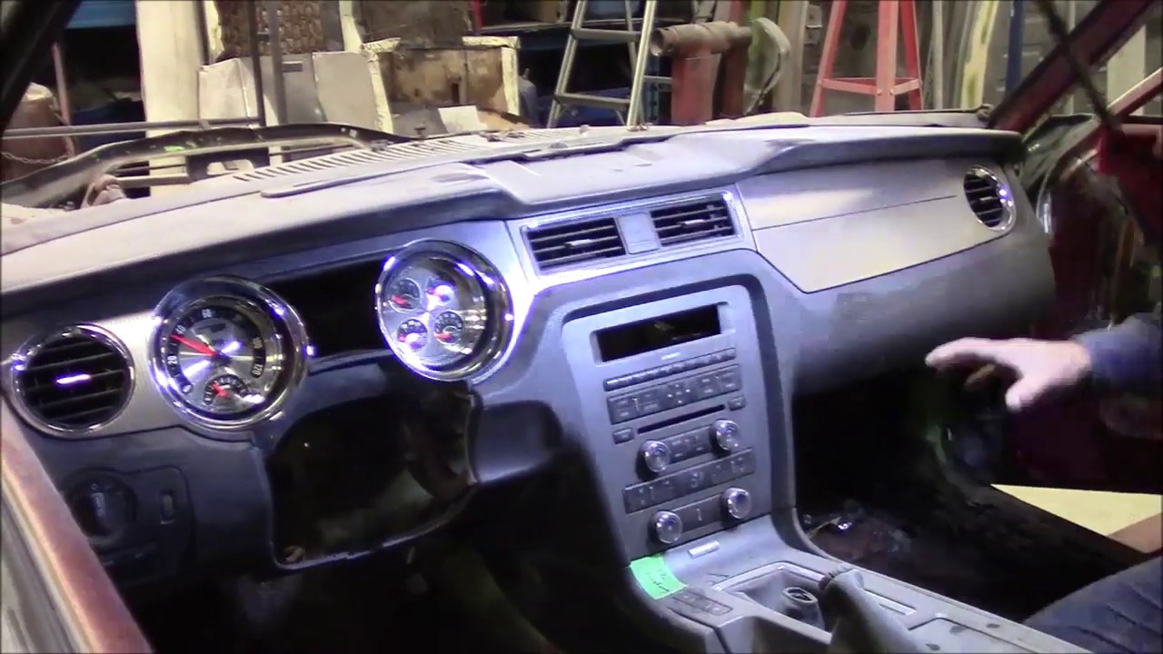 Обновление реставрации Ford Maverick 1971 года, часть 6, приборная панель Mustang Dash 2012 года ...