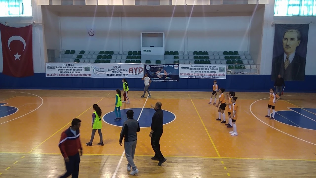 Geleneksel Çocuk Oyunları 6.sinif Kaleli Yakan top kız takımımız