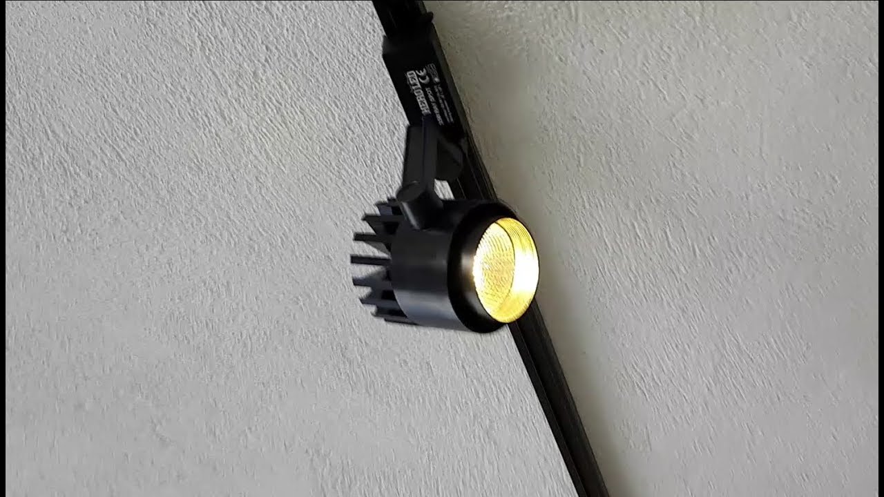 Raylı spot lamba montajı