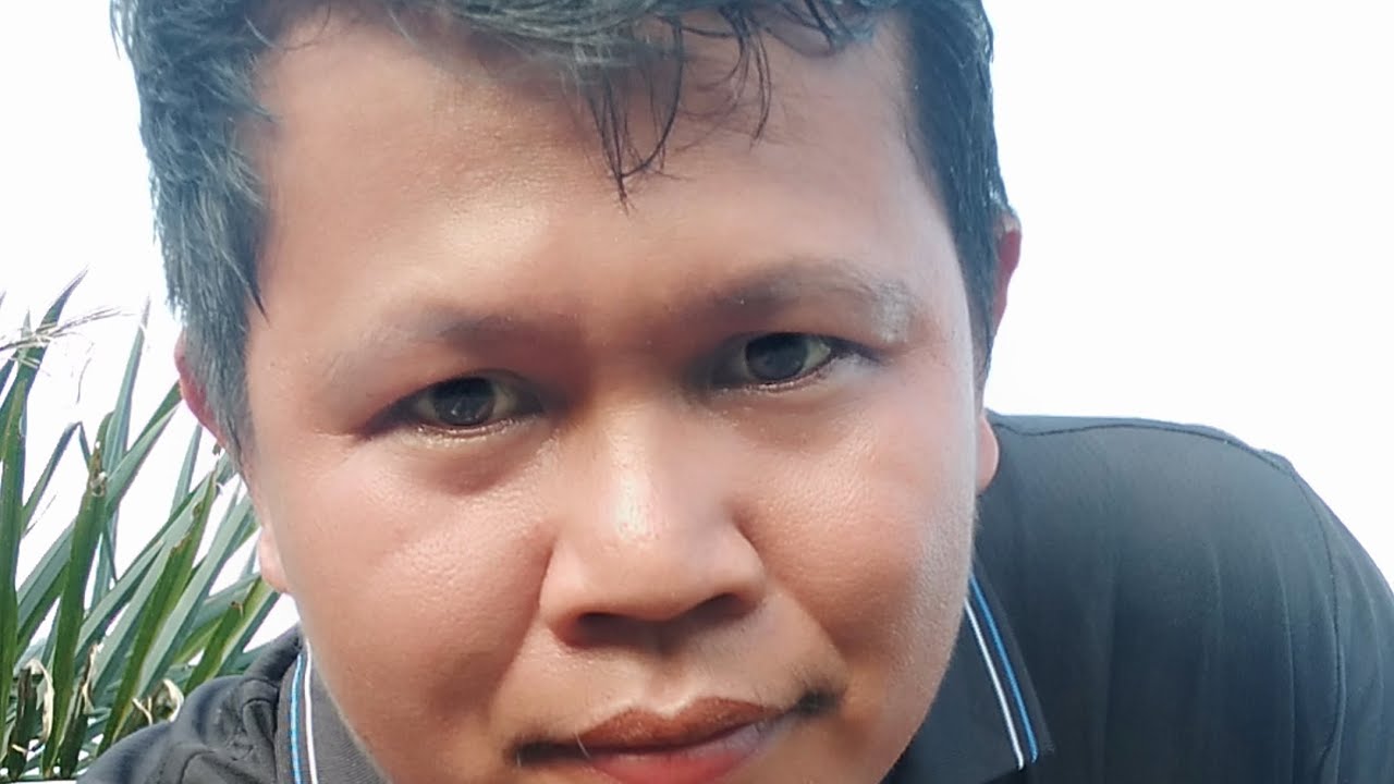 MAKAN BUAH KATES