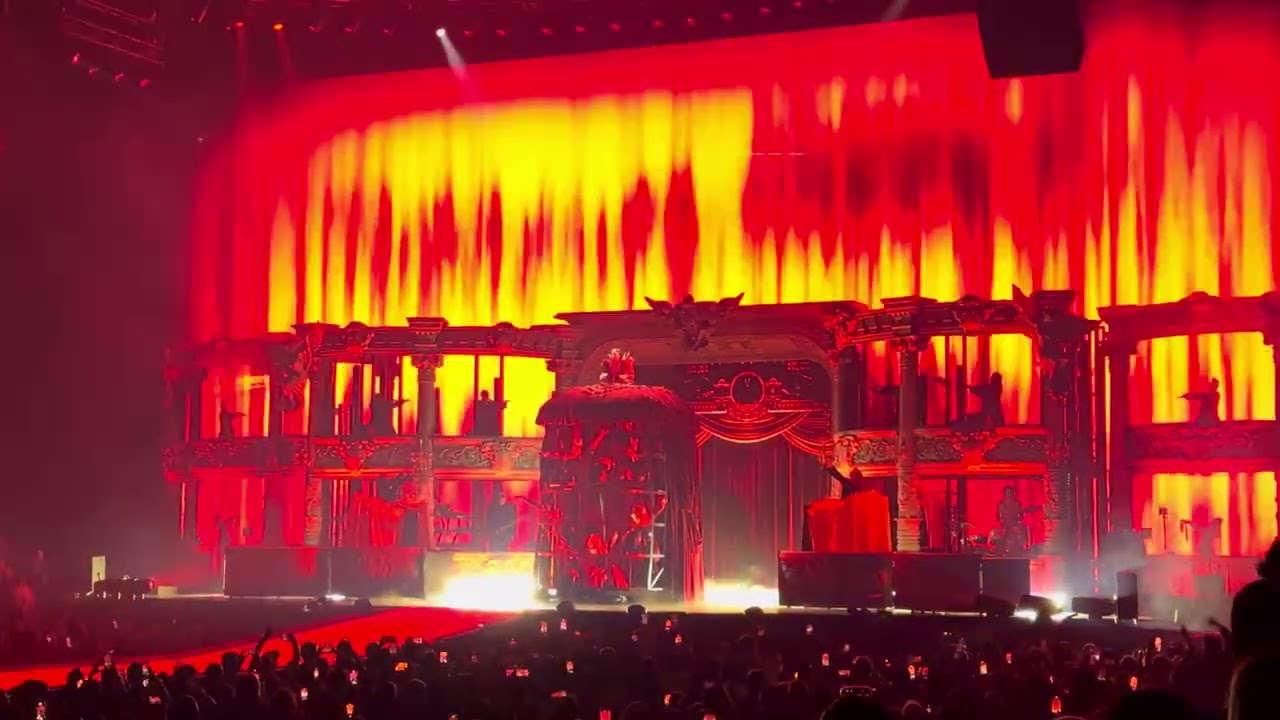 LADY GAGA / THE MAYHEM BALL / MANCHESTER (NIGHT ONE) / ABRACADABRA 