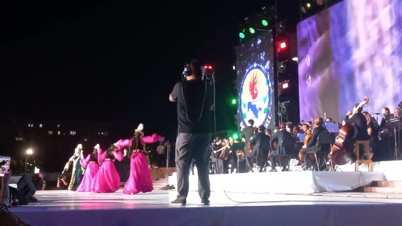 D&otilde;stlik Festivali yakuni gala kansertan jonli lavhalar xorazim kuylari.#jonliefer