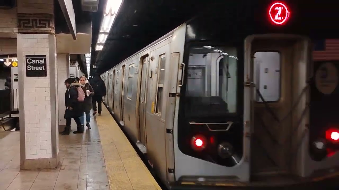 R160 #8630 (Z) + R160 #8333/#8376 NIS at Canal Street 