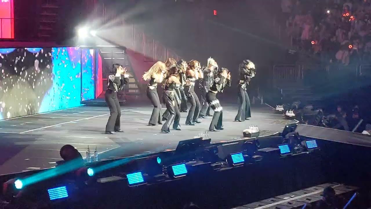 11 | ICON | TWICE 4TH WORLD TOUR III | NY UBS ARENA | DAY 2 | FEB 27, 2022 | 220227