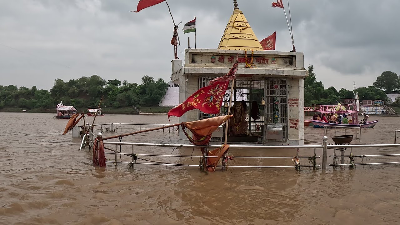 ग्वारीघाट हुआ जलमग्न | Gwarighat Jabalpur | नर्मदा का जलस्तर बढ़ने से ग्वारीघाट में बड़ा पानी