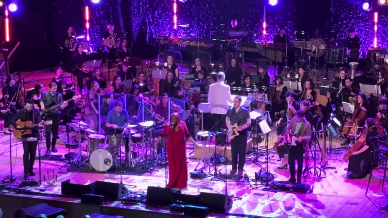 Yola - Dancing Away in tears Roamin Roots Revue Celtic connections 2025