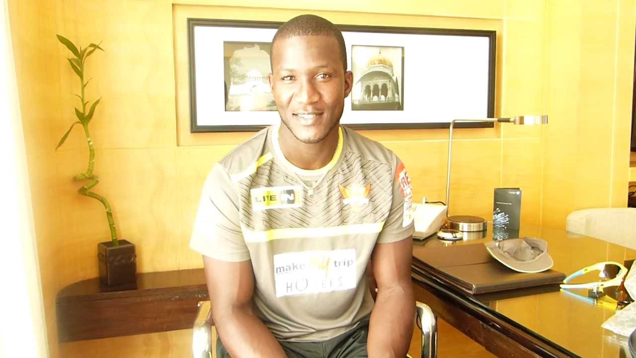 Darren Sammy talks to SunRisers Hyderabad fans
