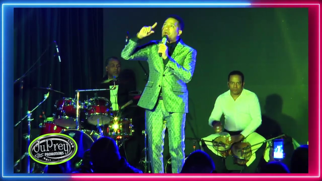 Frank Reyes  - No Te Vayas (En Vivo)
