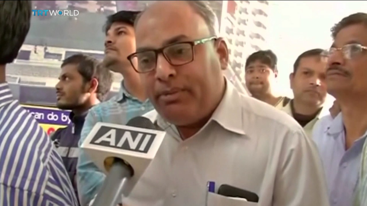Money Talks: Indians rush to exchange banned currency notes