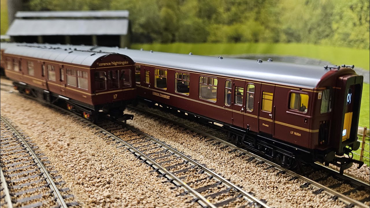 Bachmann 32-645 London Transport 4TC and 39-785Z Inspection Saloon OO gauge review
