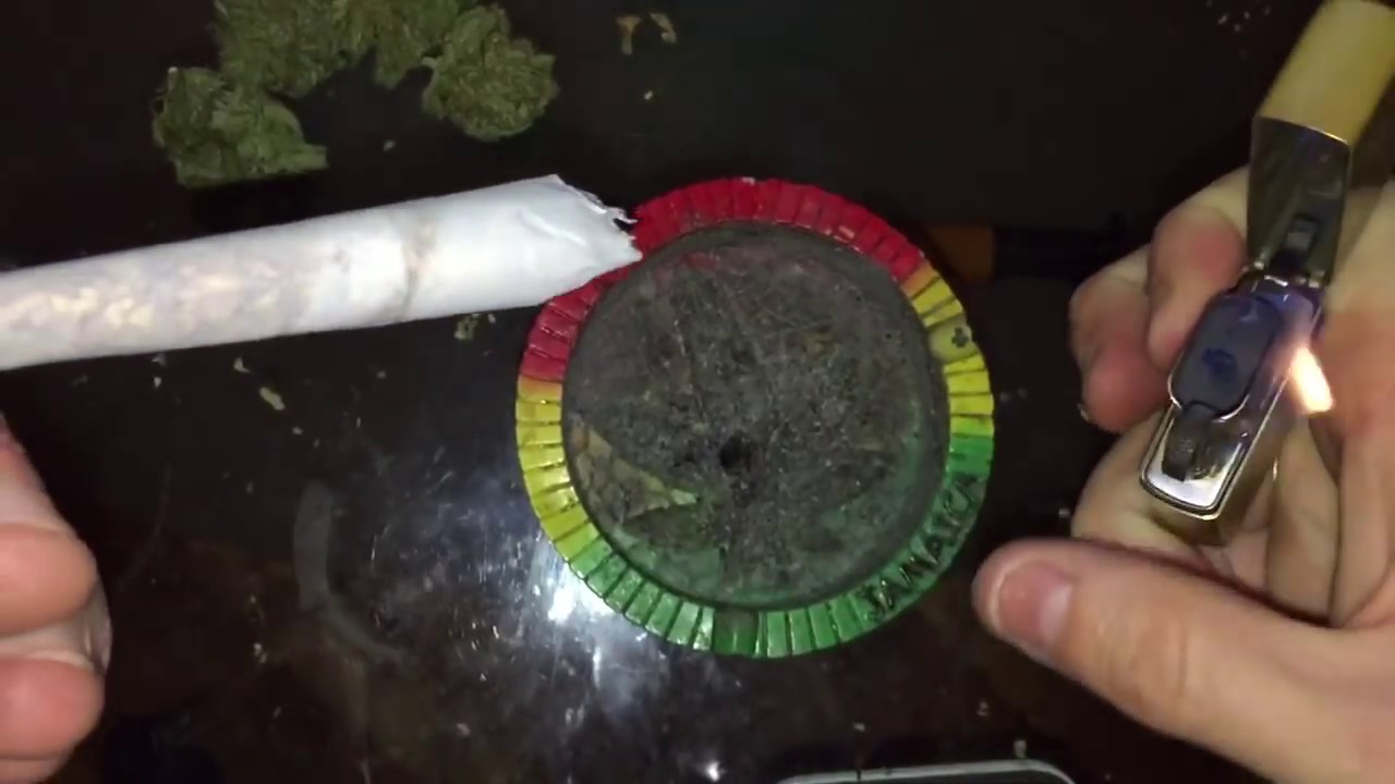 Roll a BIG FAT JOINT! WARNING scenes contain evil tobacco. 10likes NEEDED!