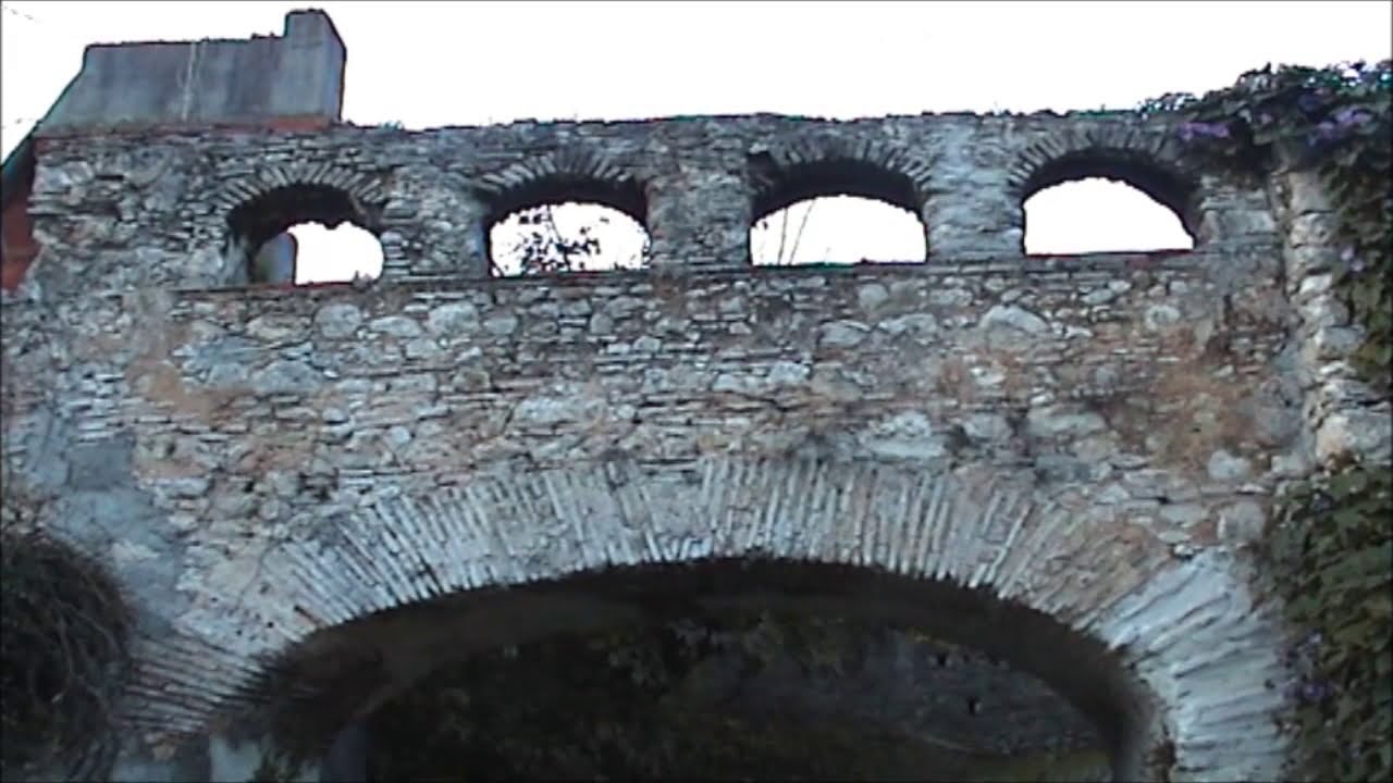 ARCO HISTÓRICO EM AZOIA DE BAIXO
