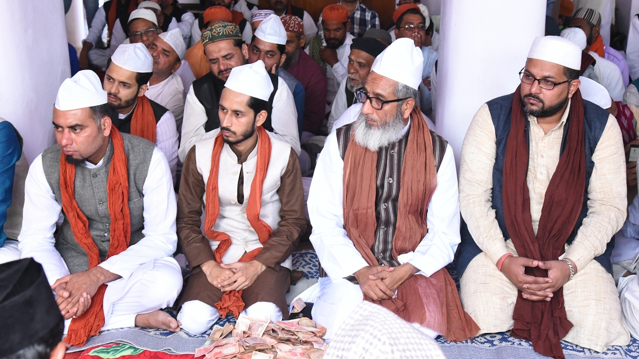 Surat e Insan Khuda Ra by Qawwal Javed At The Urs Of Hazrat Shaikh Ul Alam Rudauli Sh