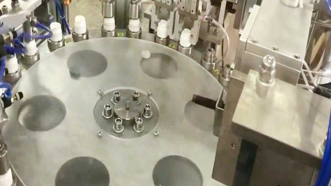 Top disc caps assembly equipment fully automatic cap assembler | assembleur de casquettes