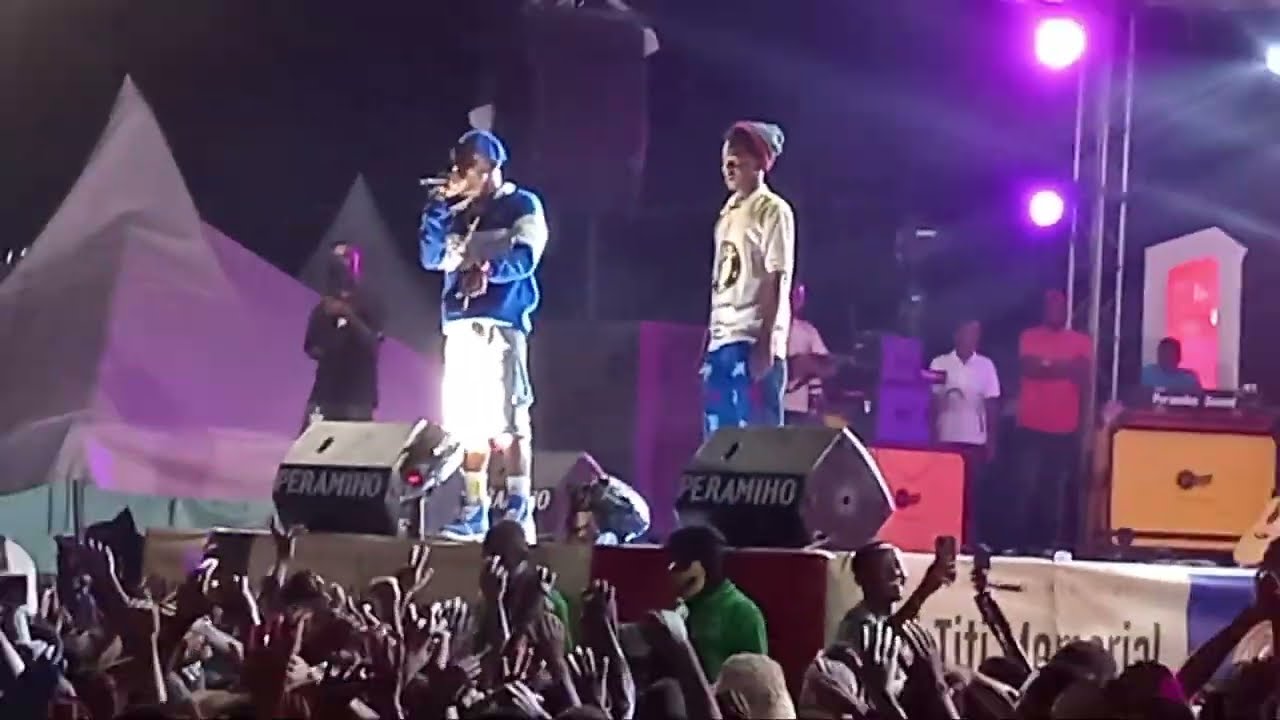 BAROBARO ALIVYO MPANDISHA SELE MINAMBA💯 KWENYE STAGE YA Bibi titi Festival