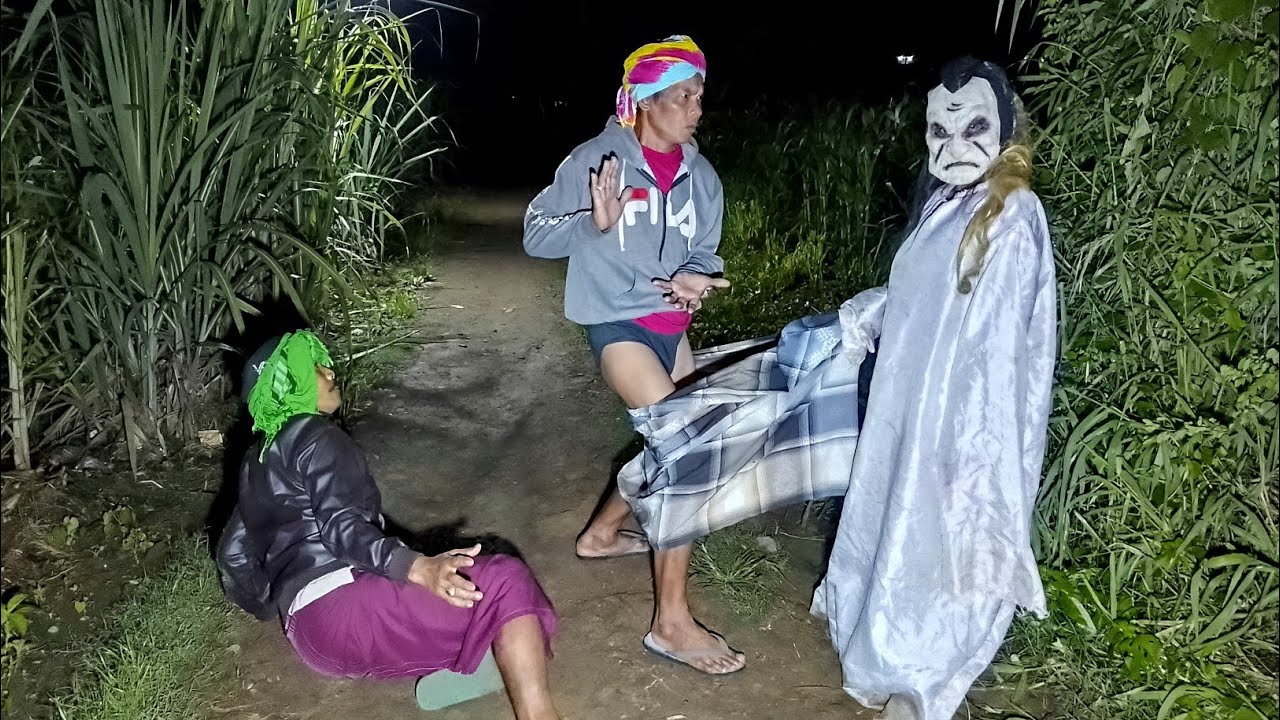 KUNTILANAK VS PAK USTAD || Lucu auto di plorotin bikin ngakak || funny ghost prank 2024