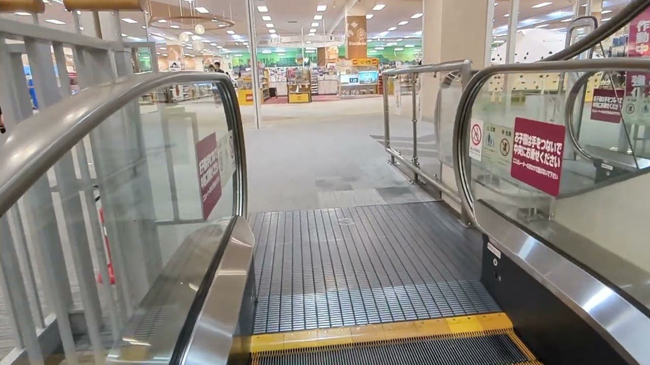 イオンモール浜松志都呂　エスカレーター　上り
