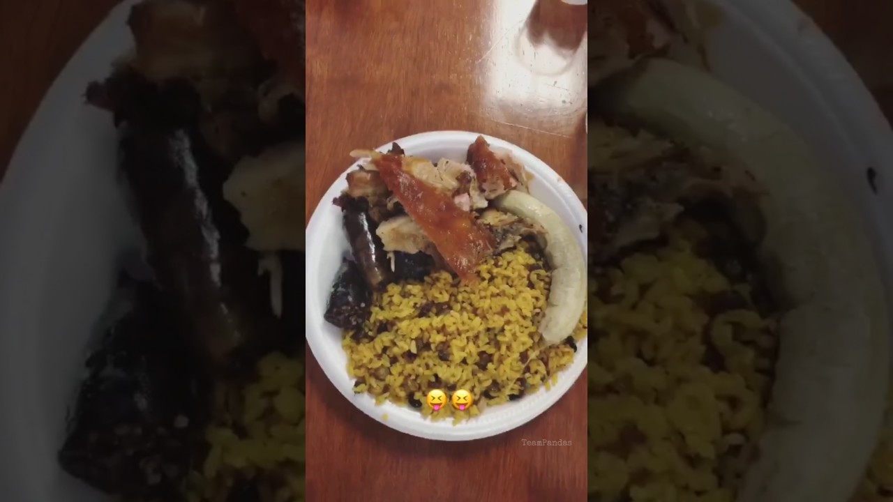 Zabdiel de Jesus nos enseña como celebran Las Navidades en Puerto Rico. CNCO