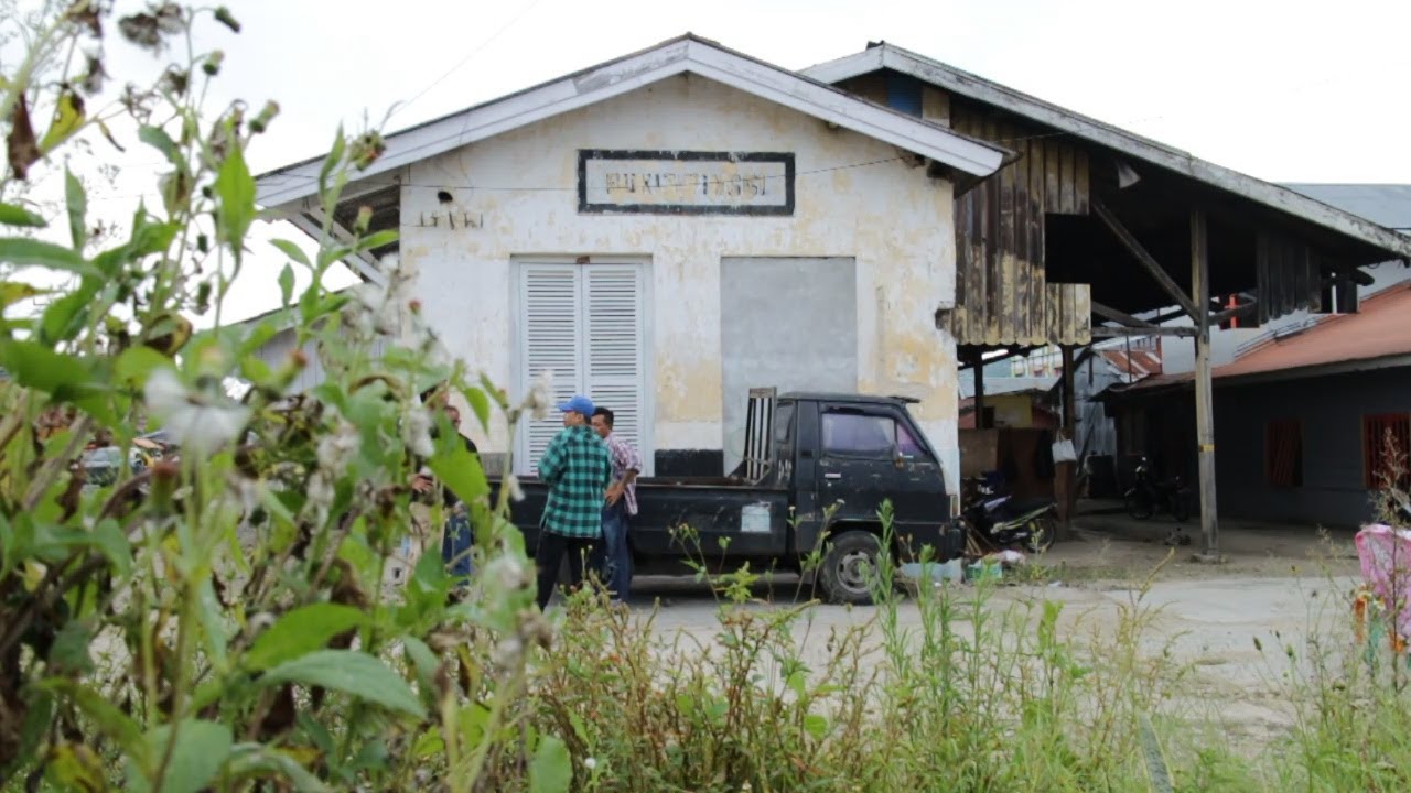 BEKAS STASIUN BUKITTINGGI | Sepenggal Kisah Sendu Para Penunggu