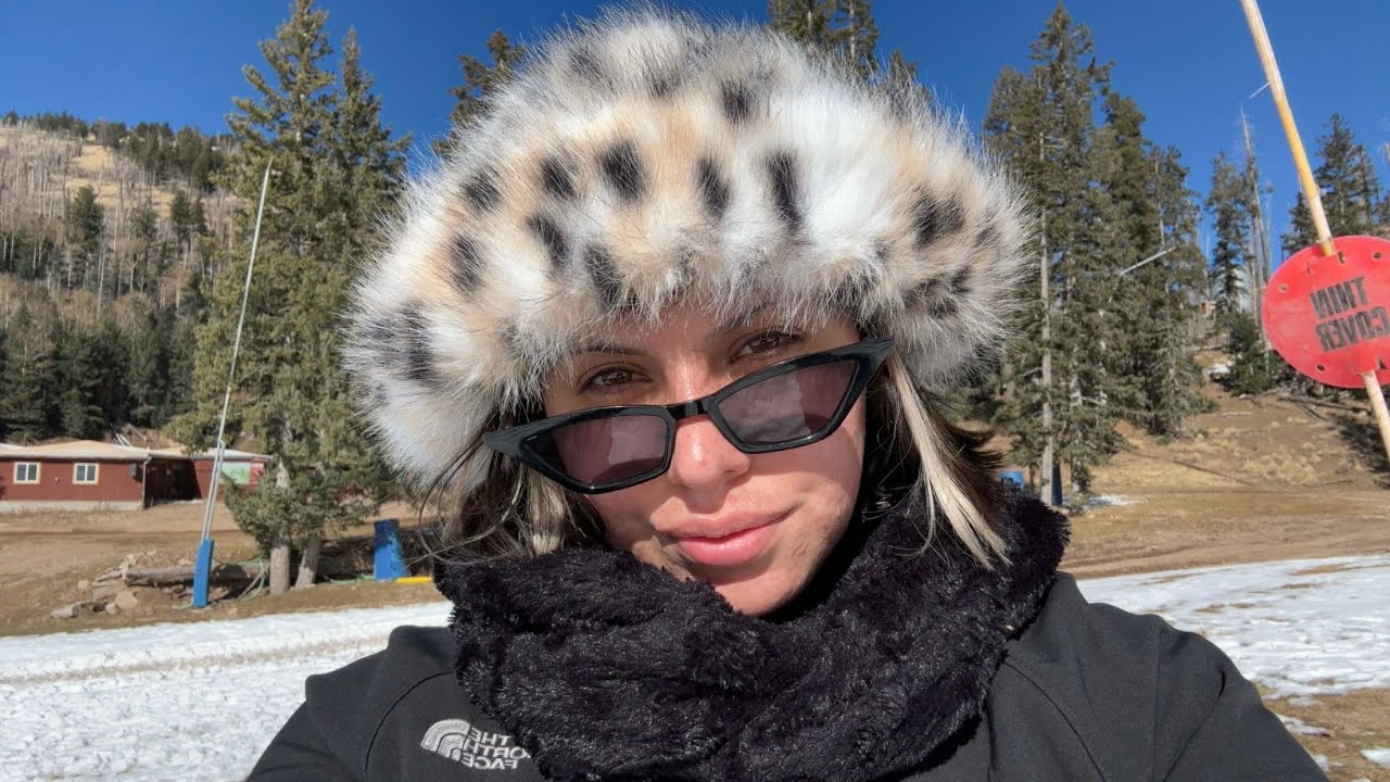 RUIDOSO, NEW MEXICO, USA: 27 NOV 2025