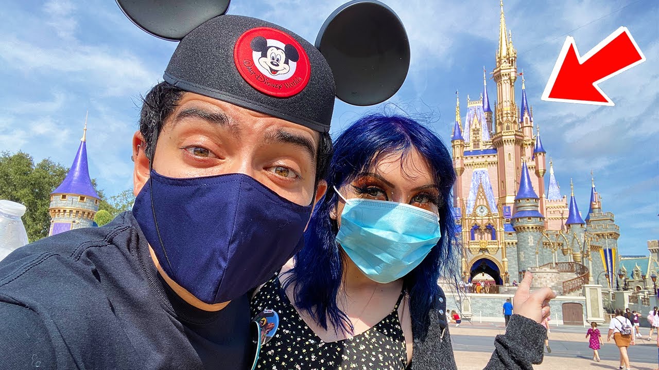 FIRST DAY AT MAGIC KINGDOM WALT DISNEY WORLD! IS IT SAFE TO TRAVEL??