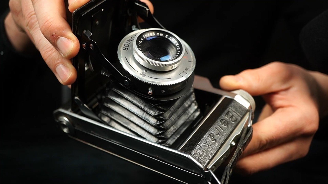 ASMR Messing around with an old accordion bellows camera (no talking)