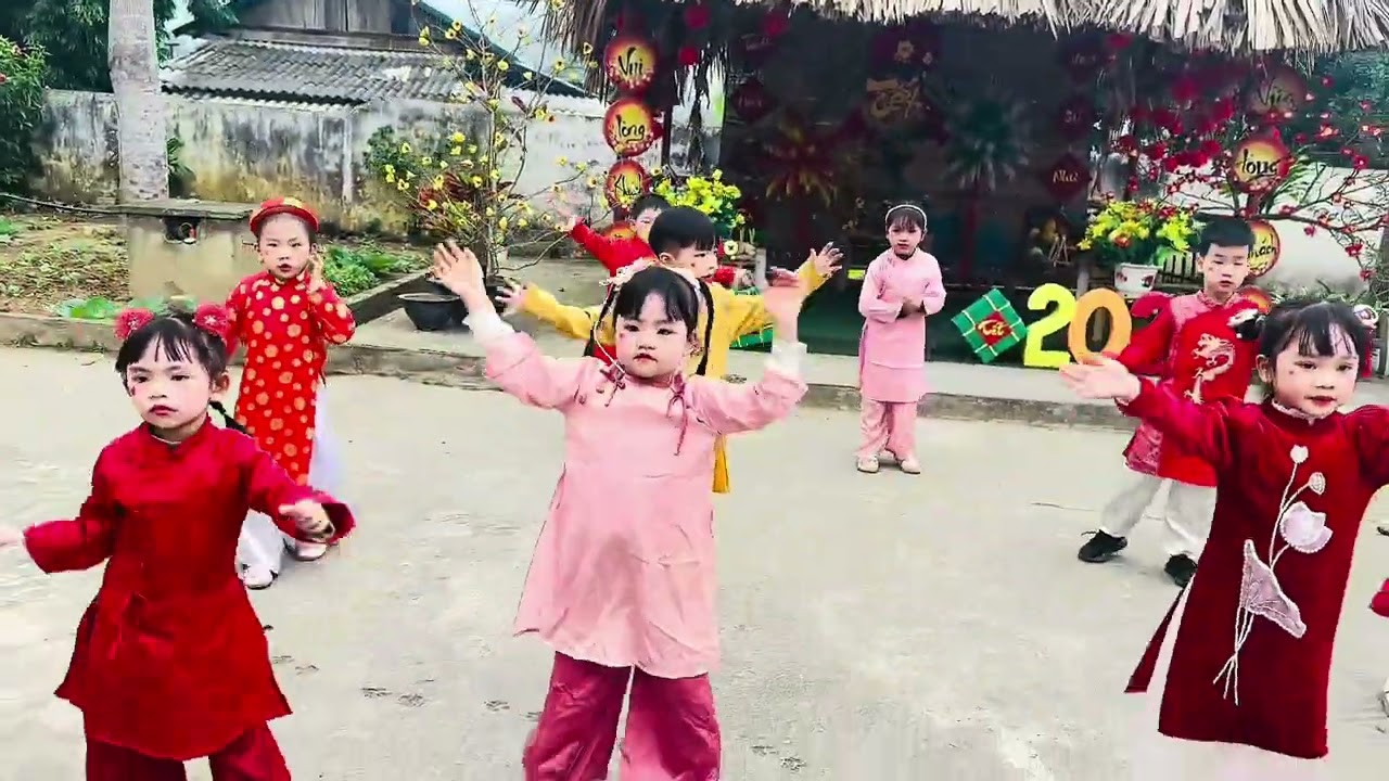 Nhảy Mashup Ngày Tết quê em - Chuyện cũ bỏ qua (Trường Mầm non Mỹ Gia - Lào Cai)