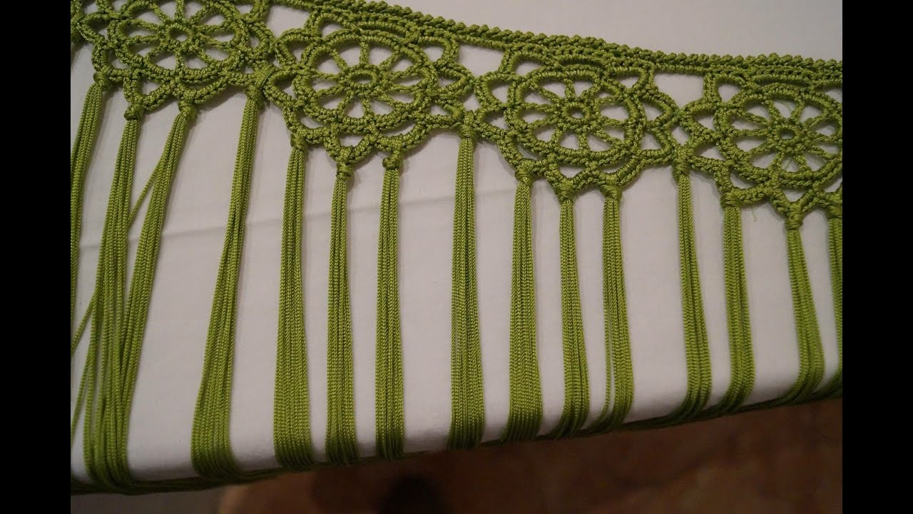 colocar flecos al manton de crochet