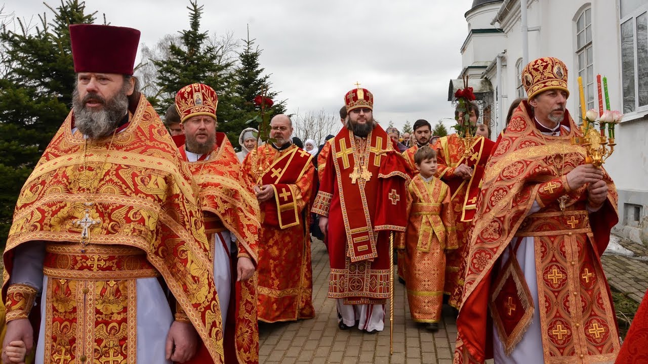 Архиерейское богослужение в Рославле. Поздравление духовенства епархии с Пасхой