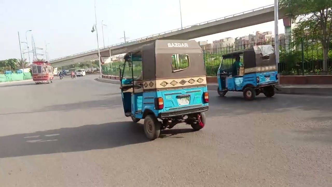 Pakistan 🇵🇰 Karachi, September-26-2025, Qayoomabad to korangi crossing road tour 