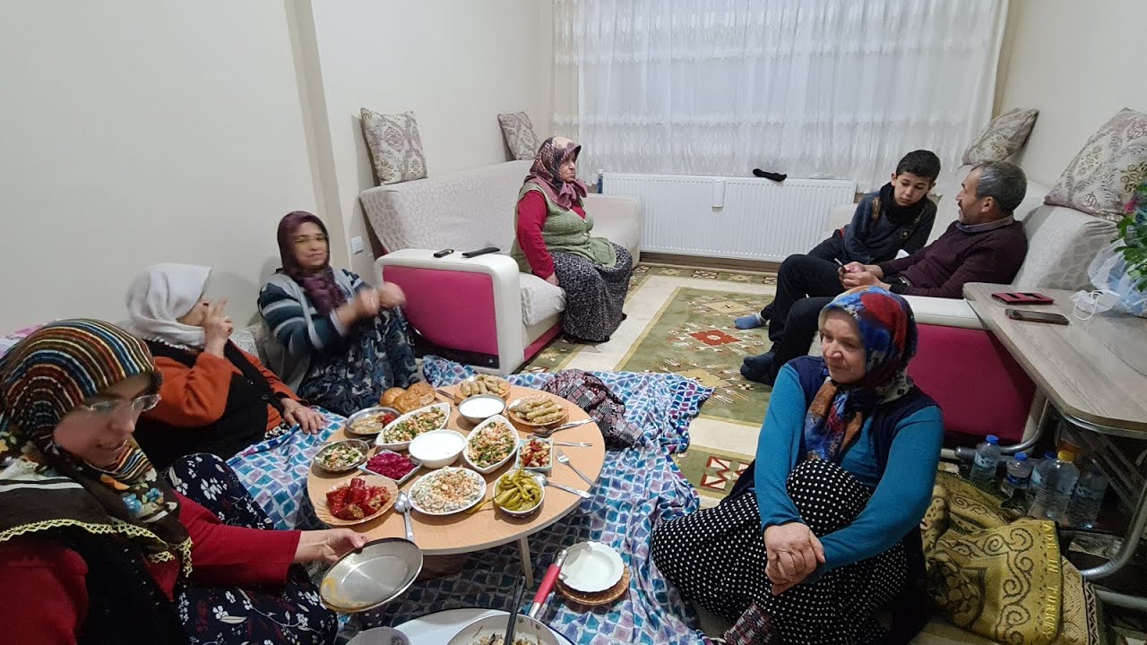 BABANEMİ ZİYARET ETMEDEN OLMAZ / KÖYDEN BABAMGİL TOPLANMIŞ GELMİŞ
