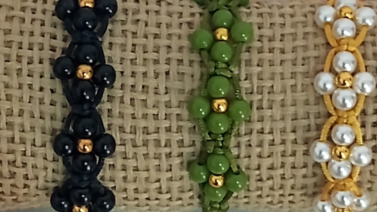 Pulseira flor de macramê e bolinhas.