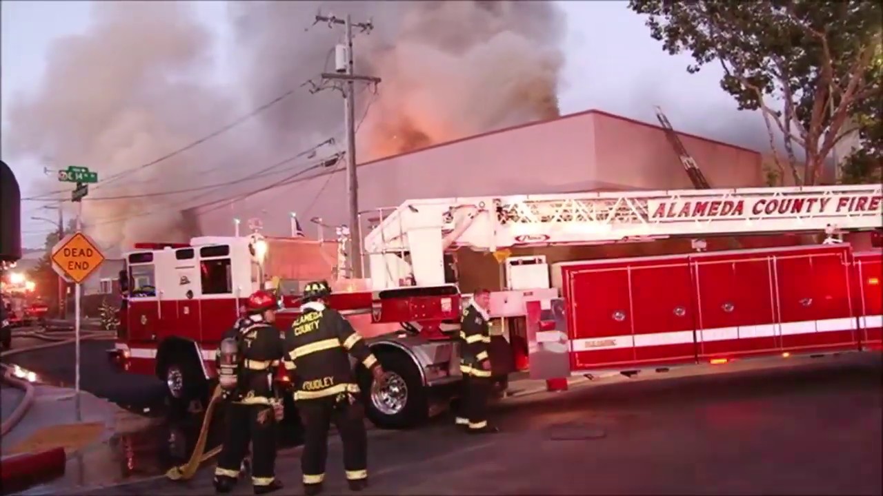 Alameda County Firefighters battle 3-alarm commercial building fire