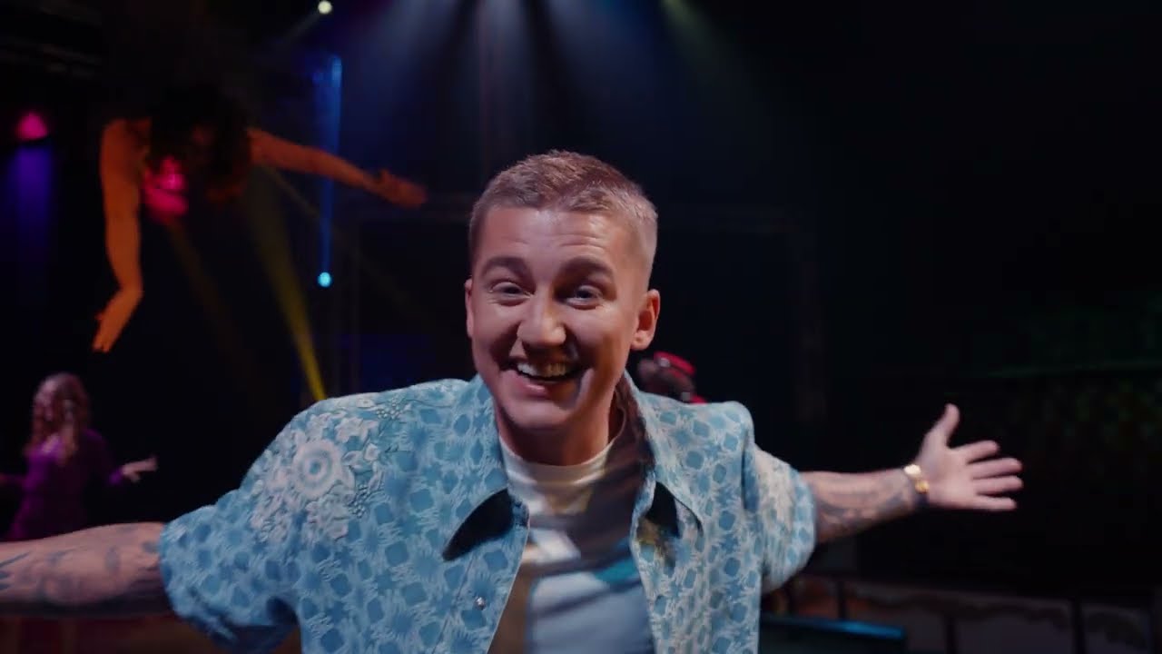 Mart Hoogkamer - Feest In De Tent (Offici&euml;le Videoclip)
