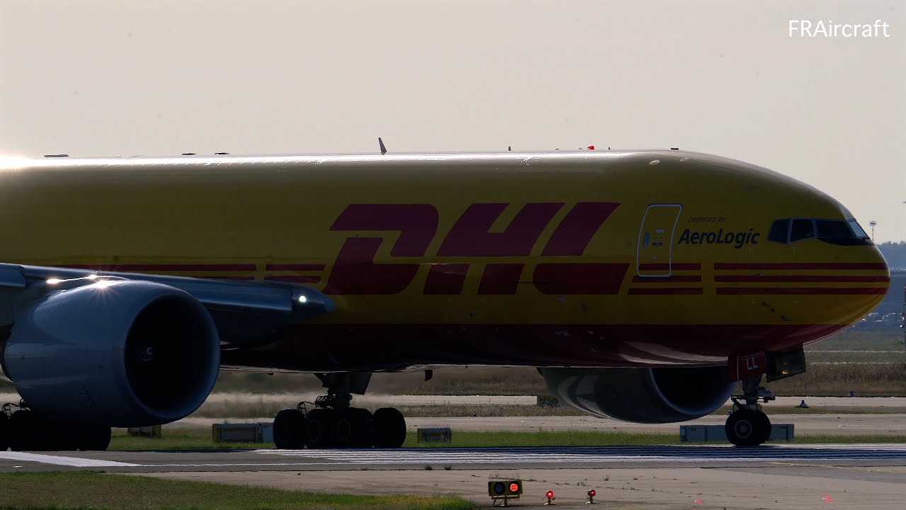 Planespotting Frankfurt Airport Aerologic B777-F Take Off RWY18 Close Up