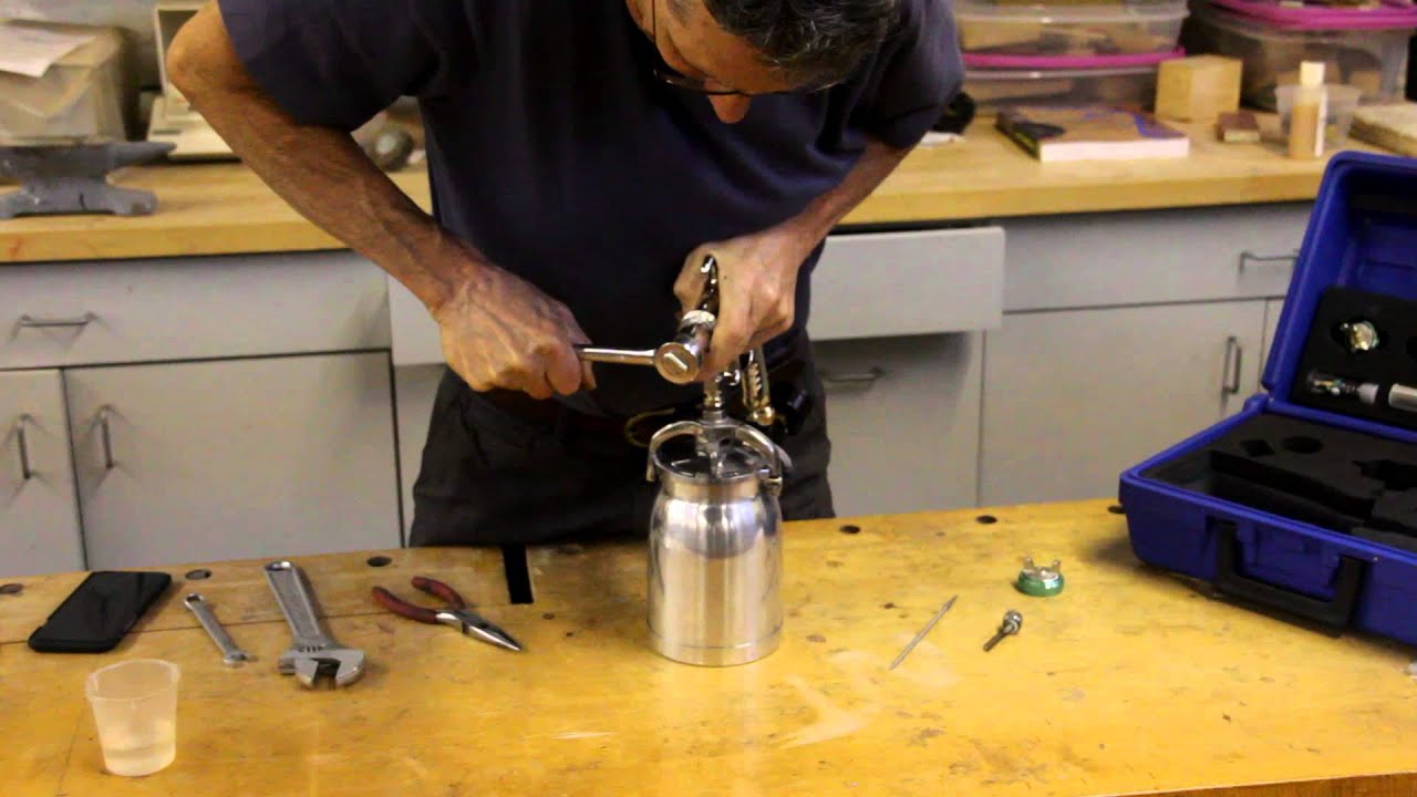 Troubleshoot a leaking AM-6008 QualSpray spray gun with Jeff Jewitt