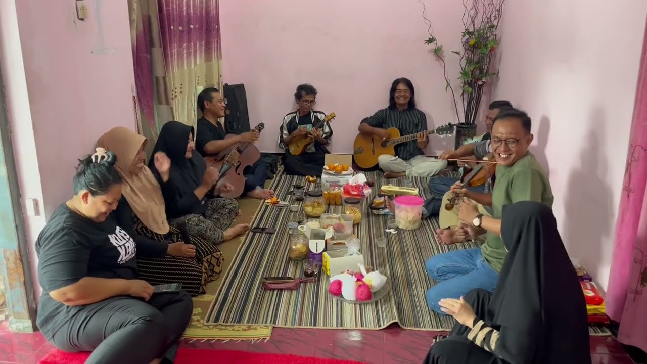 “Tak sogok..tak sogok.. tak sogok… halahhh kerriii kerriii kerriiii… (cover BOCAH NDESO)
