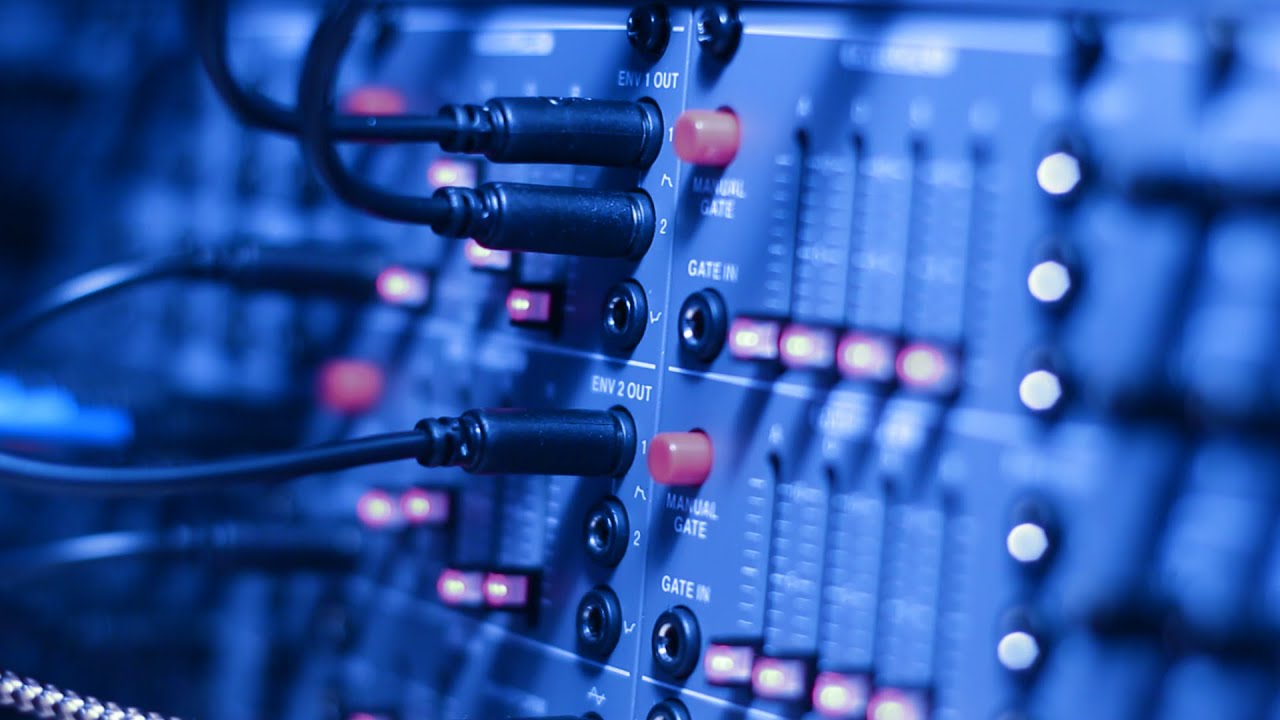 It's back... to the future - A Behringer System 100 Modular demo track.