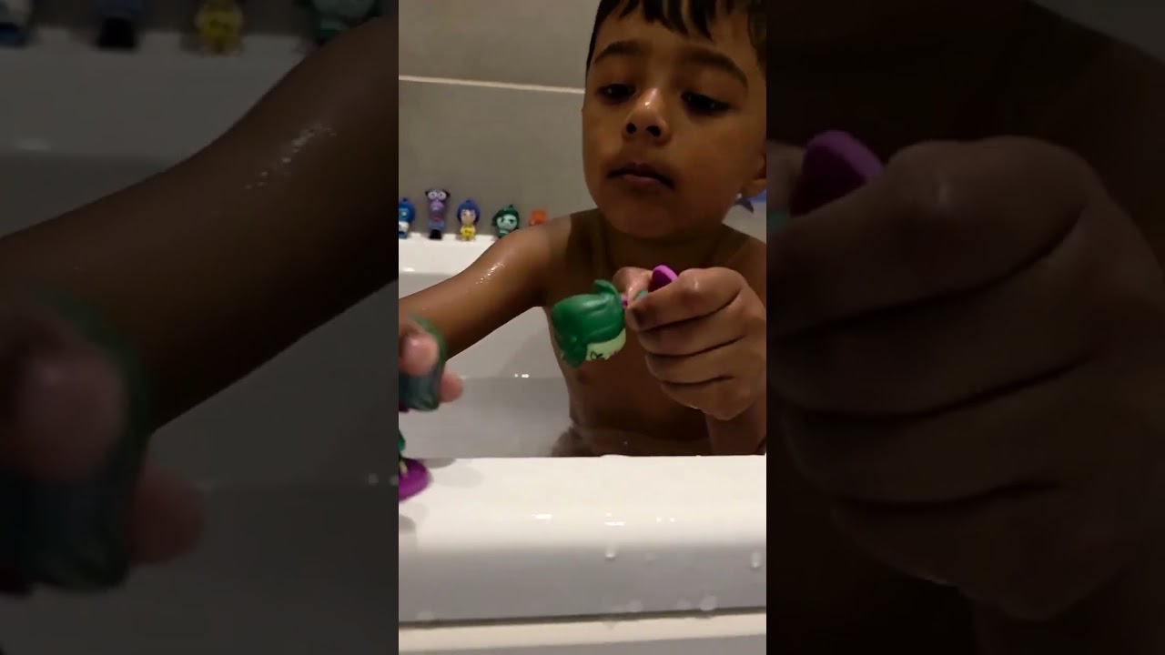 Bubble Bath Time with Inside Out Toys! | Emotions Splash Party!
