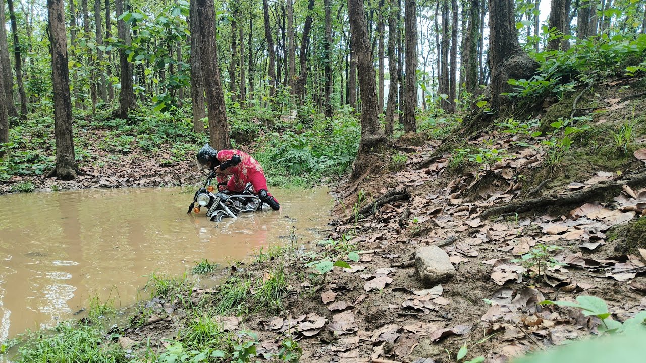 Girl Off- Roading Yamaha Rx100🔥🔥🔥#girlrider #yamaha #offroad