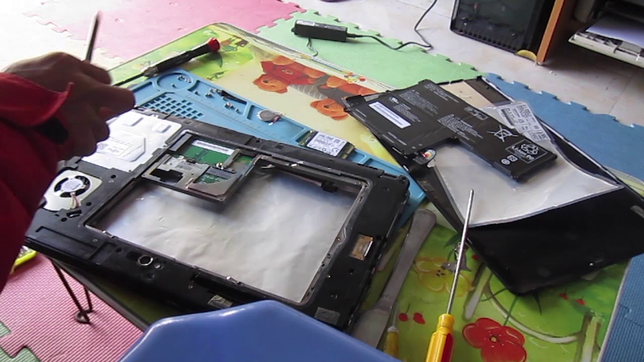 Tháo lắp Laptop 2 trong 1 Fujitsu Stylistc Q704 (Fujitsu Stylistc Q704 teardown)