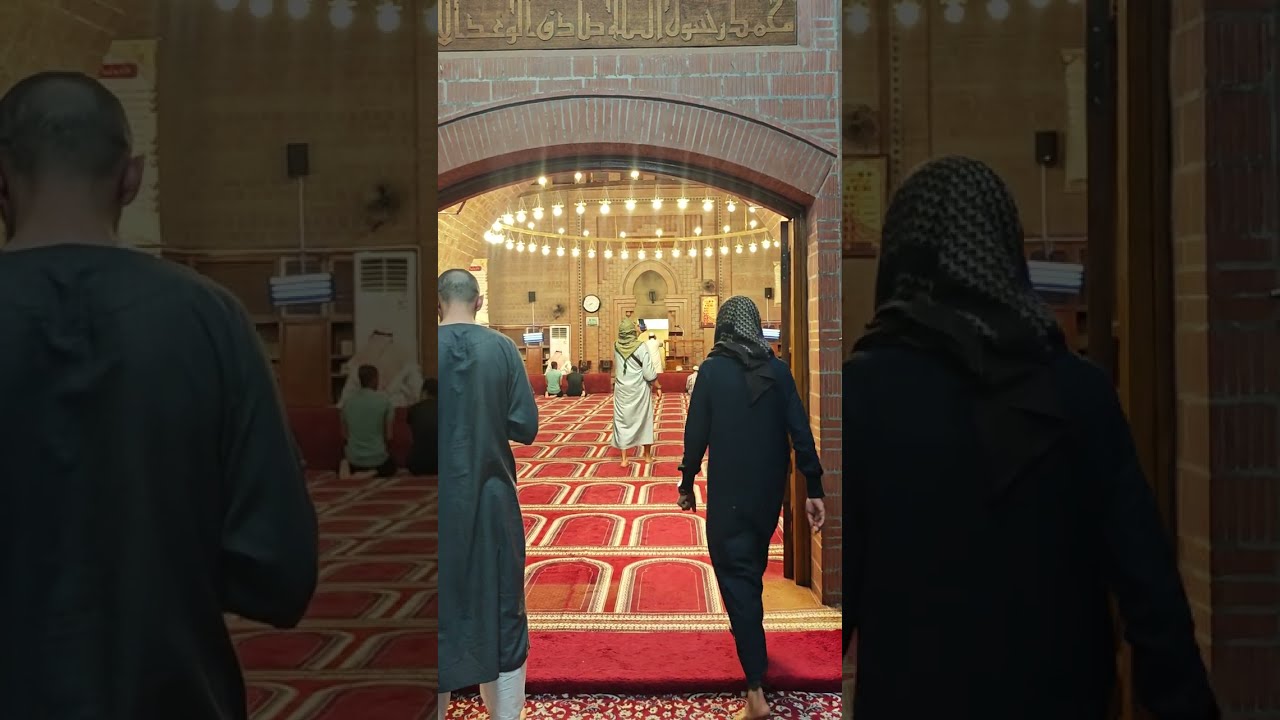 اذان العشاء من المدينة المنورة بصوت المؤذن رضوان بخش