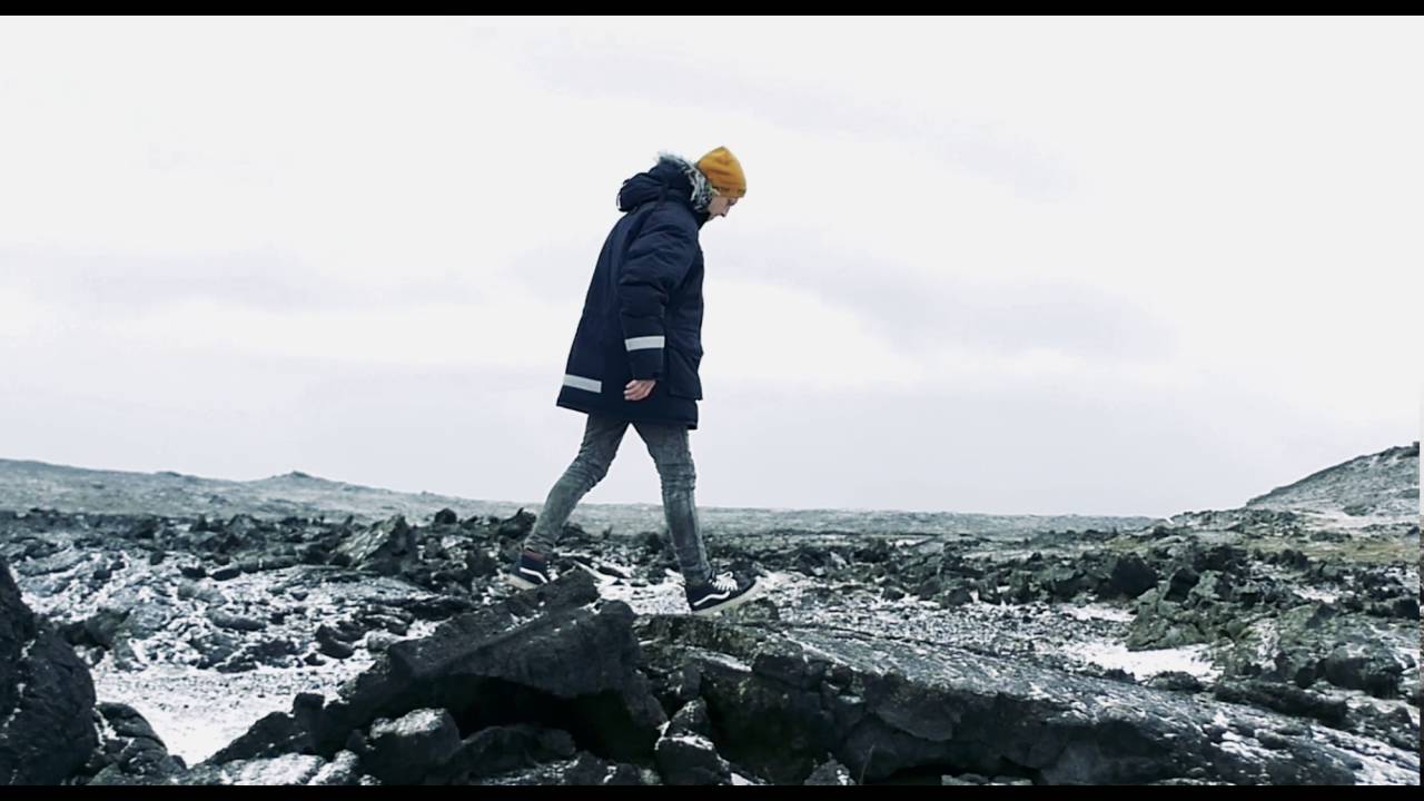Heidar Logi - surfing in Iceland