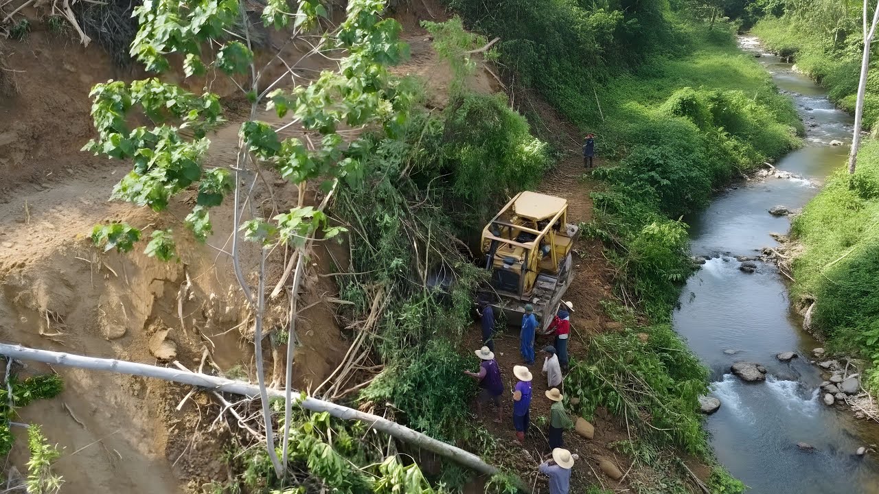 CAT D6R XL Bulldozer Opens Mountain Forest Road 💪 Helping Local Communities Reach Their Farms