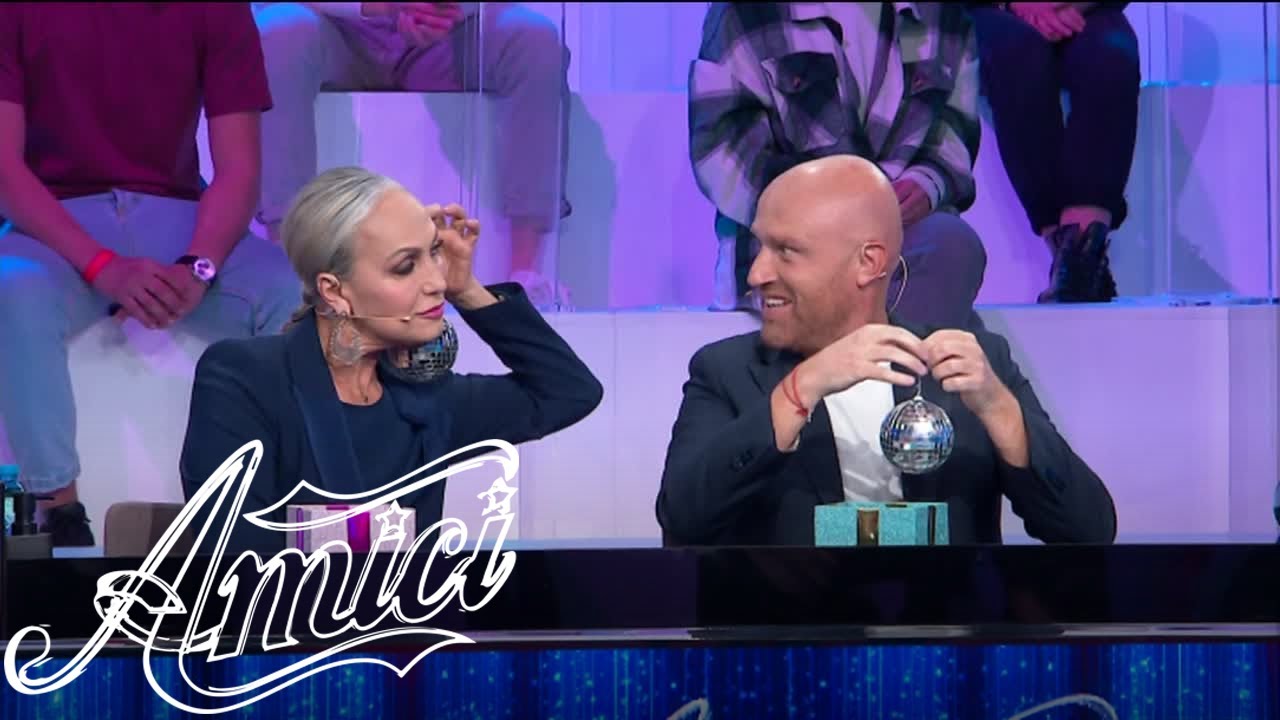 Amici 20 - I regali per Alessandra Celentano e Rudy Zerbi