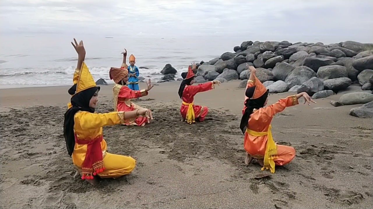Tari Minang Kreasi 