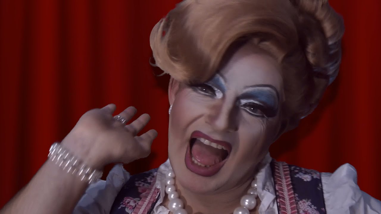 Material Girl - Betty Pearl and the Queens of Munich